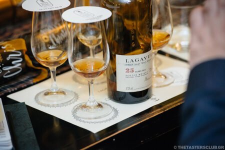 whisky tasting lagavulin 25 years old the tasters club ουισκι