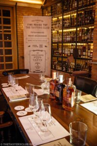 whisky tasting the tasters club ουισκι Jura Diurachs' Own 16 years Isle of Jure 21 years Jura Diurachs' Own 16 years, Isle of Jure 21 years και Jura the Delmé-Evans Select 18 years Jura the Delmé-Evans Select 18 years Jura Diurachs' Own 16 years, Isle of Jure 21 years και Jura the Delmé-Evans Select 18 years