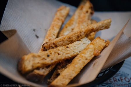 beer tasting the tasters club the lazy bulldog pub food μπυρα
