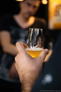 beer tasting the tasters club the lazy bulldog pub μπυρα