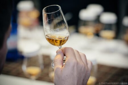 the tasters club whisky tasting day glass impact hub ουισκι