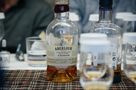 the tasters club whisky tasting day aberlour abunadh impact hub ουισκι