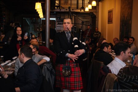 the tasters club whisky tasting robert burns bagpiper avalon