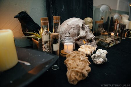 the tasters club halloween occult whisky tasting day couleur locale ουίσκι