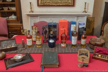 The Tasters Club Tasting Day #38 Robert Burns Night. Copper Dog, Arran Robert Burns, Royal Salute 21 years old The Signature Blend, Glenfiddich 21 years old Reserva Rum Cask Finish, Macallan 15 years old Triple Cask Matured, Caol Ila 15 years old Unpeated - Special Releases 2018 robert burns night 2020 the tasters club whisky tasting
