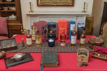 The Tasters Club Tasting Day #38 Robert Burns Night. Copper Dog, Arran Robert Burns, Royal Salute 21 years old The Signature Blend, Glenfiddich 21 years old Reserva Rum Cask Finish, Macallan 15 years old Triple Cask Matured, Caol Ila 15 years old Unpeated - Special Releases 2018 robert burns night 2020 the tasters club whisky tasting