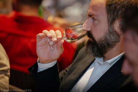 the tasters club whisky weekend 2024 costa navarino