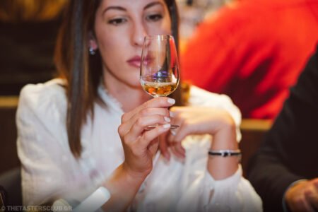 the tasters club whisky weekend 2024 costa navarino