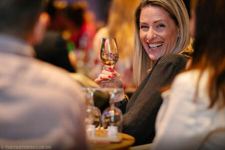 the tasters club whisky weekend 2024 costa navarino