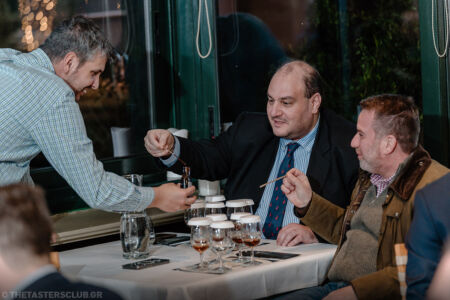 The Tasters Club Diplomatico rum masterclass with Maestro Ronero Nelson Hernandez.