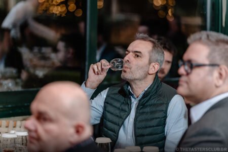 The Tasters Club Diplomatico rum masterclass with Maestro Ronero Nelson Hernandez.