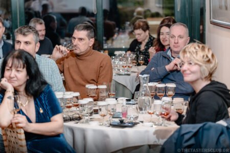 The Tasters Club Diplomatico rum masterclass with Maestro Ronero Nelson Hernandez.