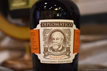The Tasters Club Diplomatico rum masterclass with Maestro Ronero Nelson Hernandez. Mantuano.