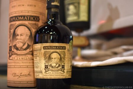 The Tasters Club Diplomatico rum masterclass with Maestro Ronero Nelson Hernandez. Selección de Familia.